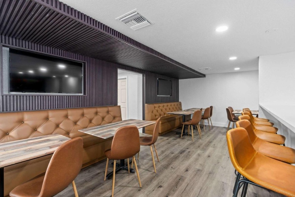 Super 8 by Wyndham Kissimmee-Orlando Image 12