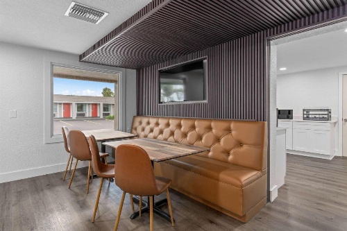 Super 8 by Wyndham Kissimmee-Orlando image 13