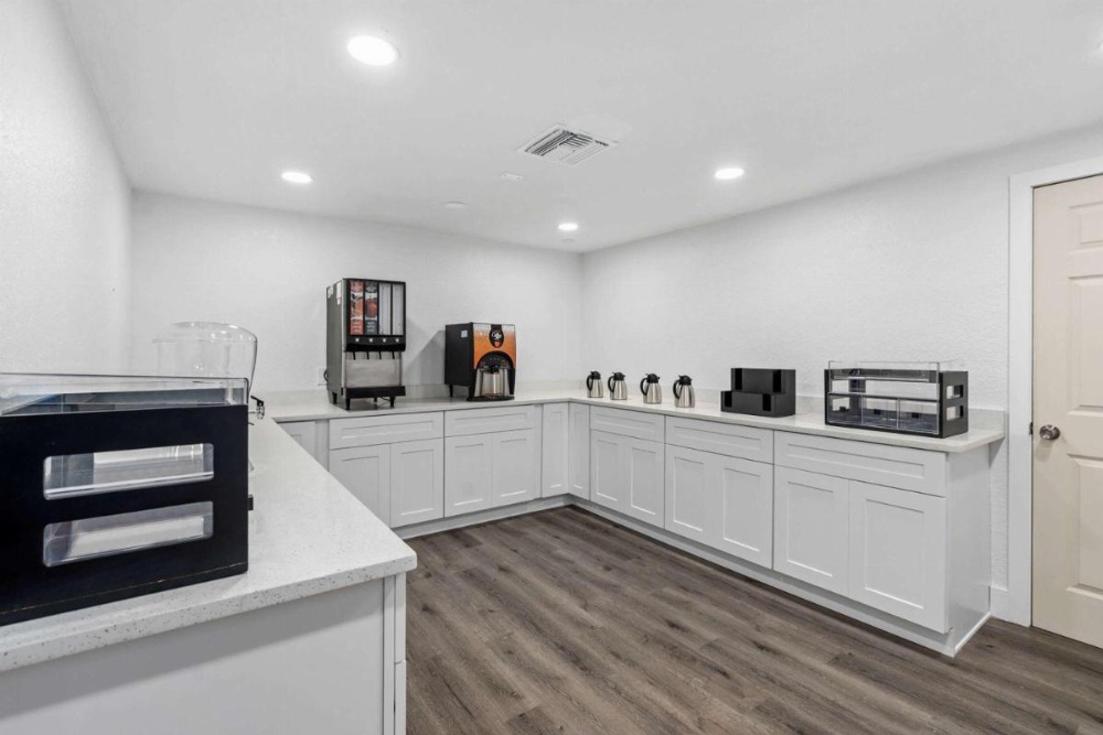 Super 8 by Wyndham Kissimmee-Orlando Image 15