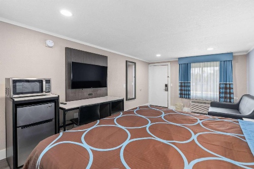Super 8 by Wyndham Kissimmee-Orlando image 33