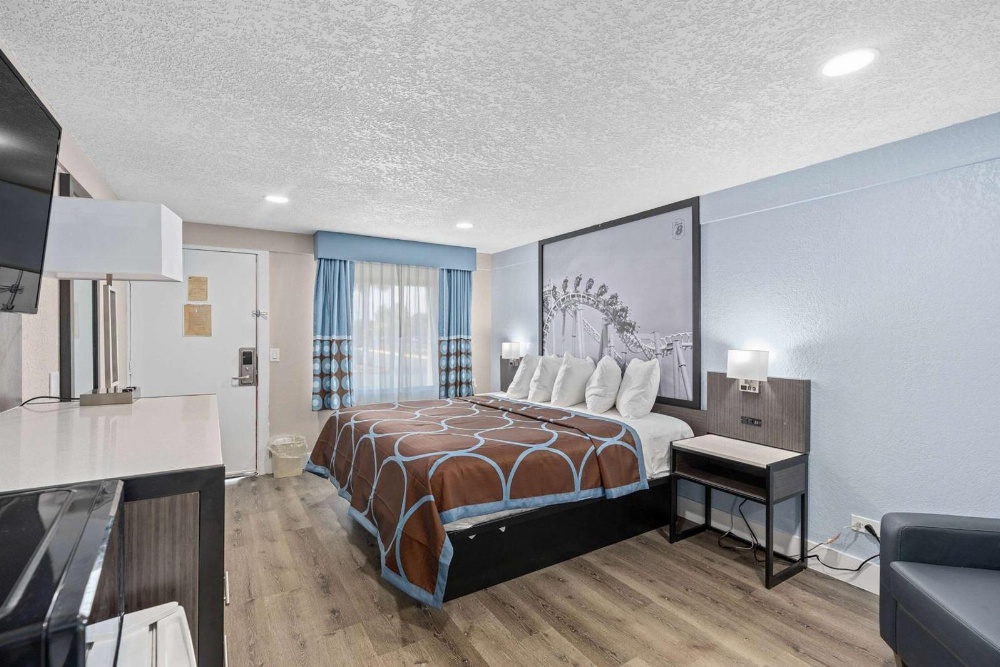 Super 8 by Wyndham Kissimmee-Orlando