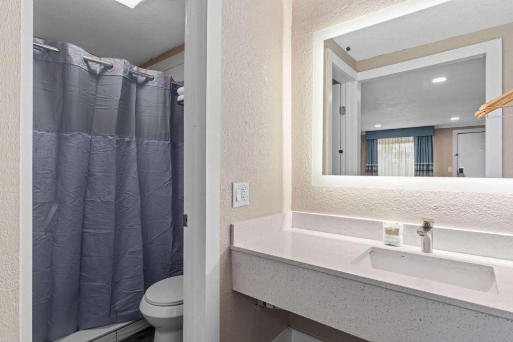 Super 8 by Wyndham Kissimmee-Orlando Image 44
