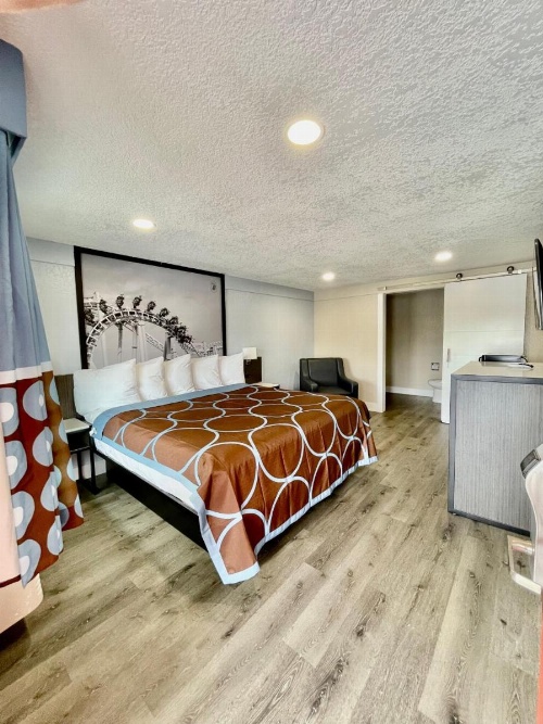 Super 8 by Wyndham Kissimmee-Orlando image 49