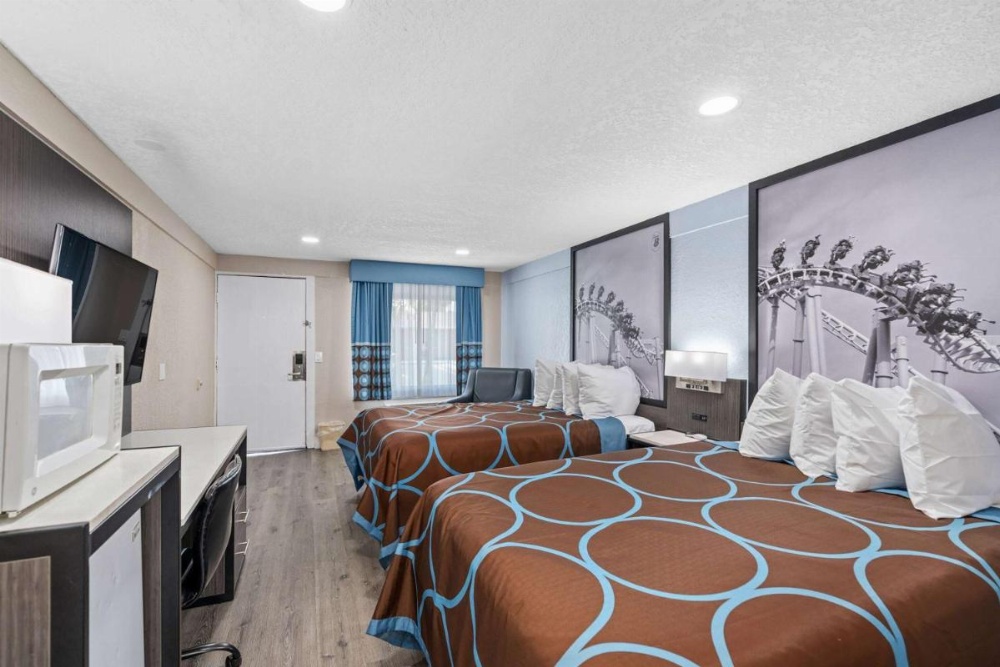 Super 8 by Wyndham Kissimmee-Orlando Image 6